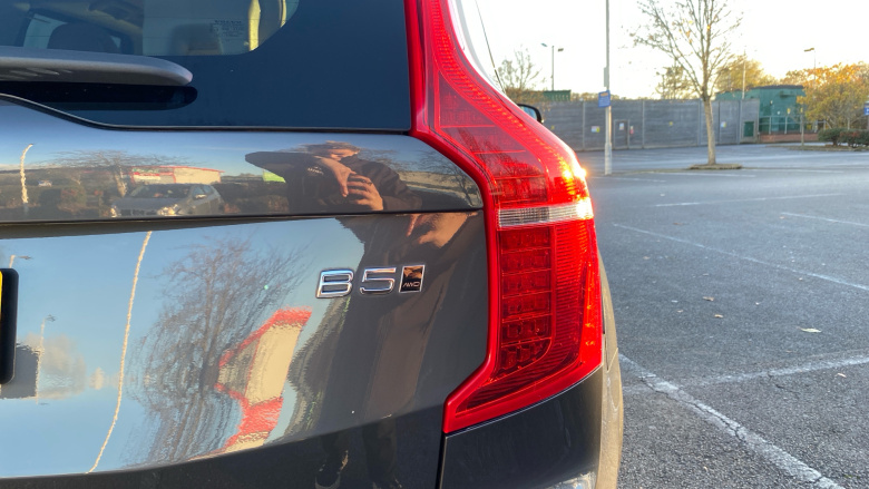 Volvo XC90 2.0 B5P Plus Edition Dark 5dr AWD Geartronic Petrol Estate